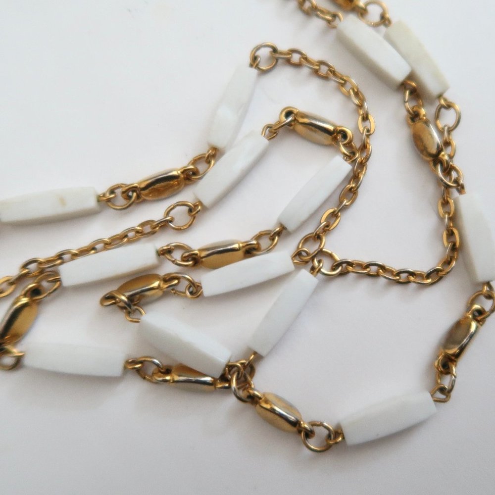 vtg CROWN TRIFARI station bead chain necklace - Picture 4 of 5